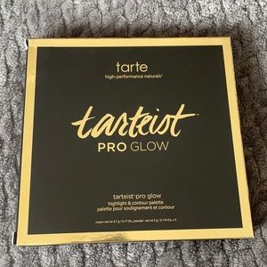 Tart pro flow highlight & contour palette